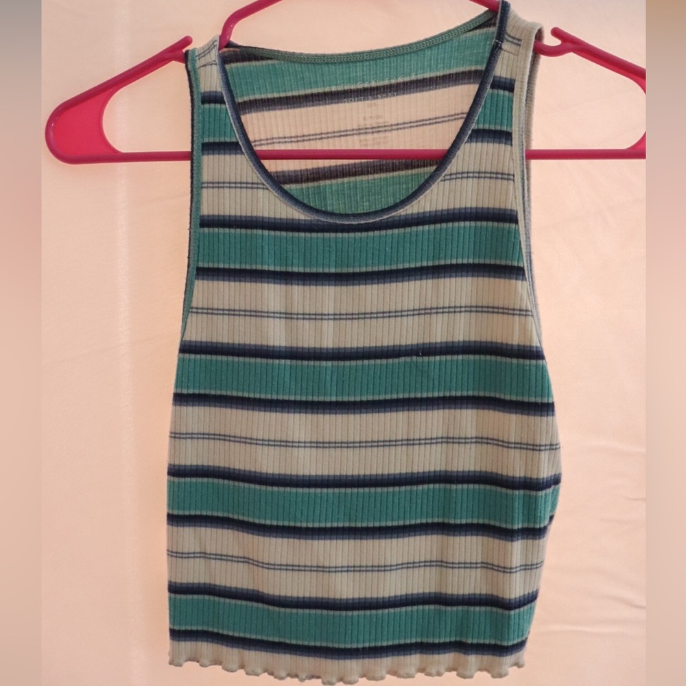 Cropped tee